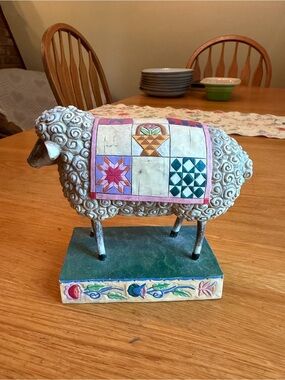 Jim Shore Cream Figurine Base with Pink and Blue Accents 2003